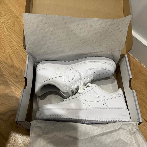 Nike Air Force One white - Picture 1 of 7